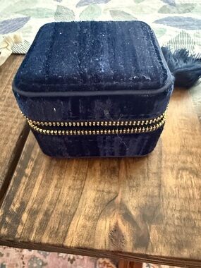 Sézane Velvet Jewelry Box in Deep Navy with Gold Zip